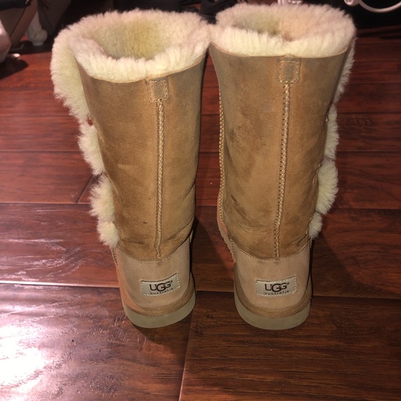 Bailey button uggs - Picture 2 of 5